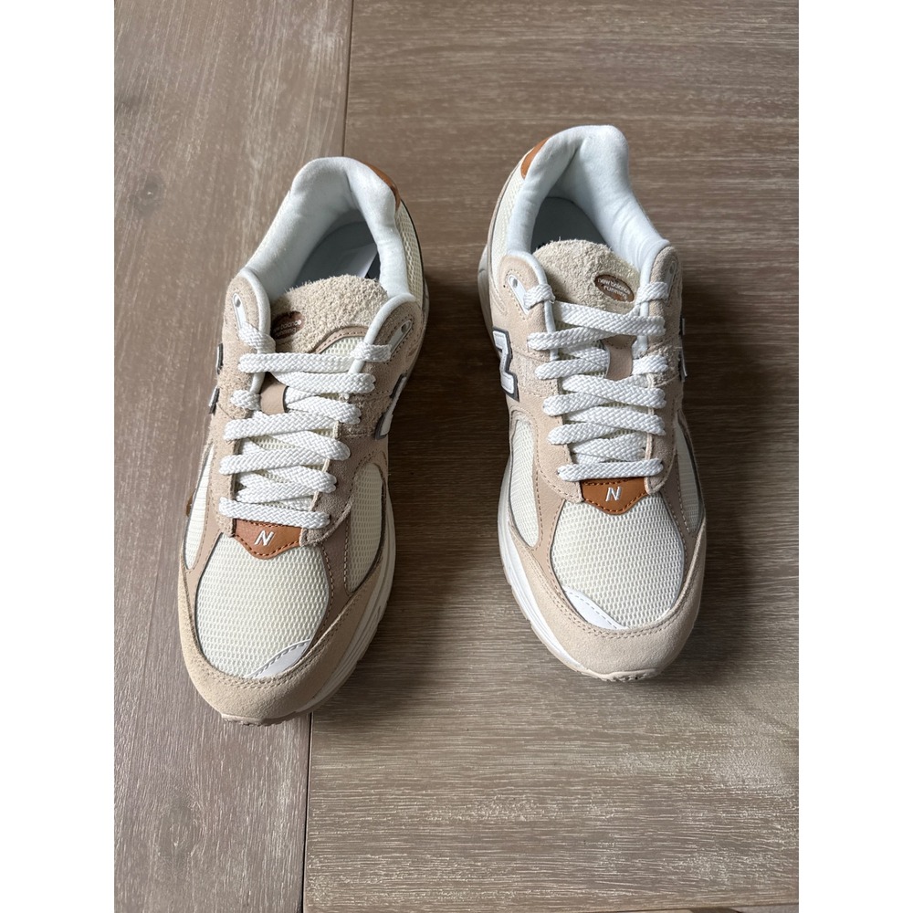New Balance 2002R Beige Suede Mesh Classic‎ Sneakers Women Size 10 New In Box - Picture 7 of 8